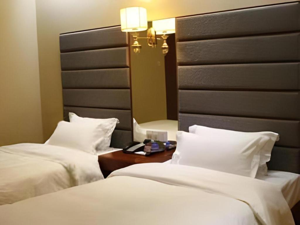 Milu Hotel Гуанчжоу Экстерьер фото